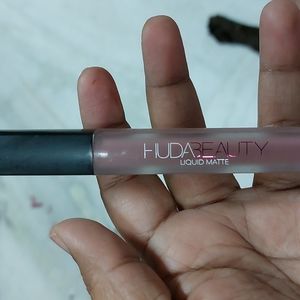 Huda beauty liquid lipstick